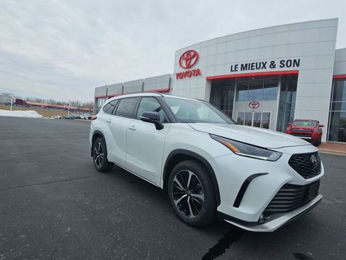 Used 2022 Toyota Highlander XSE image 1