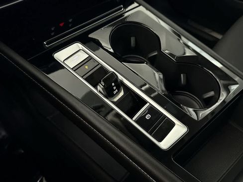 Certified 2024 Volkswagen Atlas SE FWD image 20