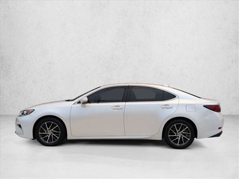 Used 2018 Lexus ES 350 w/ Luxury Package w/Wood Trim FWD image 2