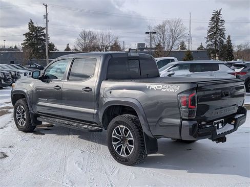 Used 2020 Toyota Tacoma TRD Sport image 3