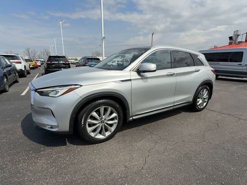 Used 2019 INFINITI QX50 Luxe w/ Navigation Package FWD image 4
