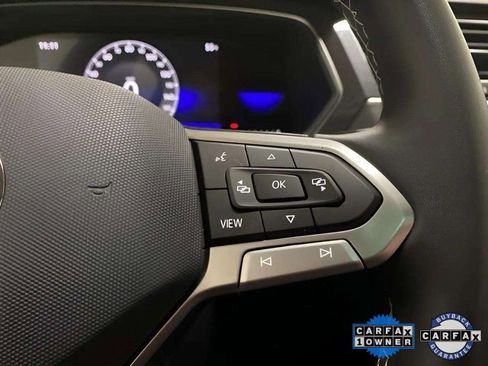 Used 2023 Volkswagen Tiguan SE w/ Panoramic Sunroof Package image 40