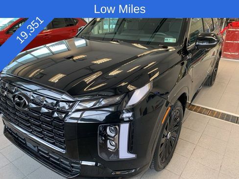 Used 2024 Hyundai Palisade Calligraphy image 2