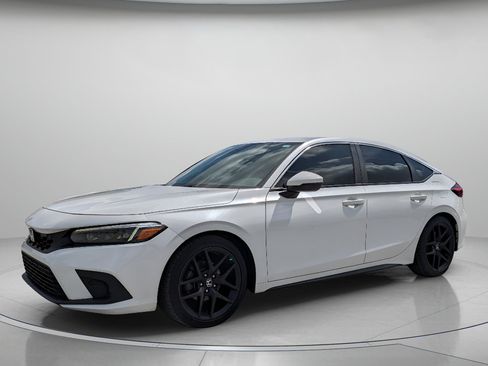 Used 2023 Honda Civic Sport Touring image 2