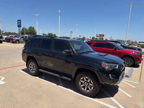 Used 2024 Toyota 4Runner TRD Off-Road Premium AWD/4WD image 1
