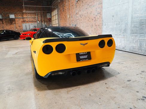 Used 2011 Chevrolet Corvette Coupe w/ Preferred Equipment Group RWD image 13