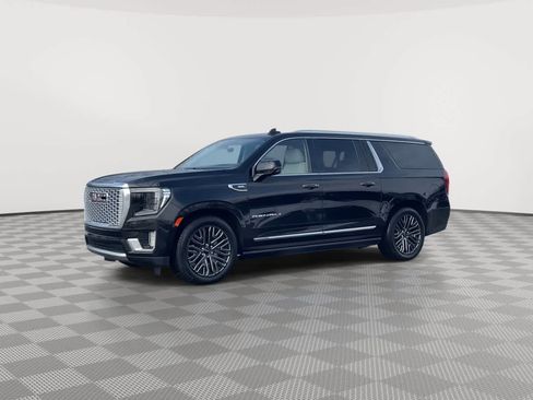 Used 2021 GMC Yukon XL Denali w/ Denali Ultimate Package image 4