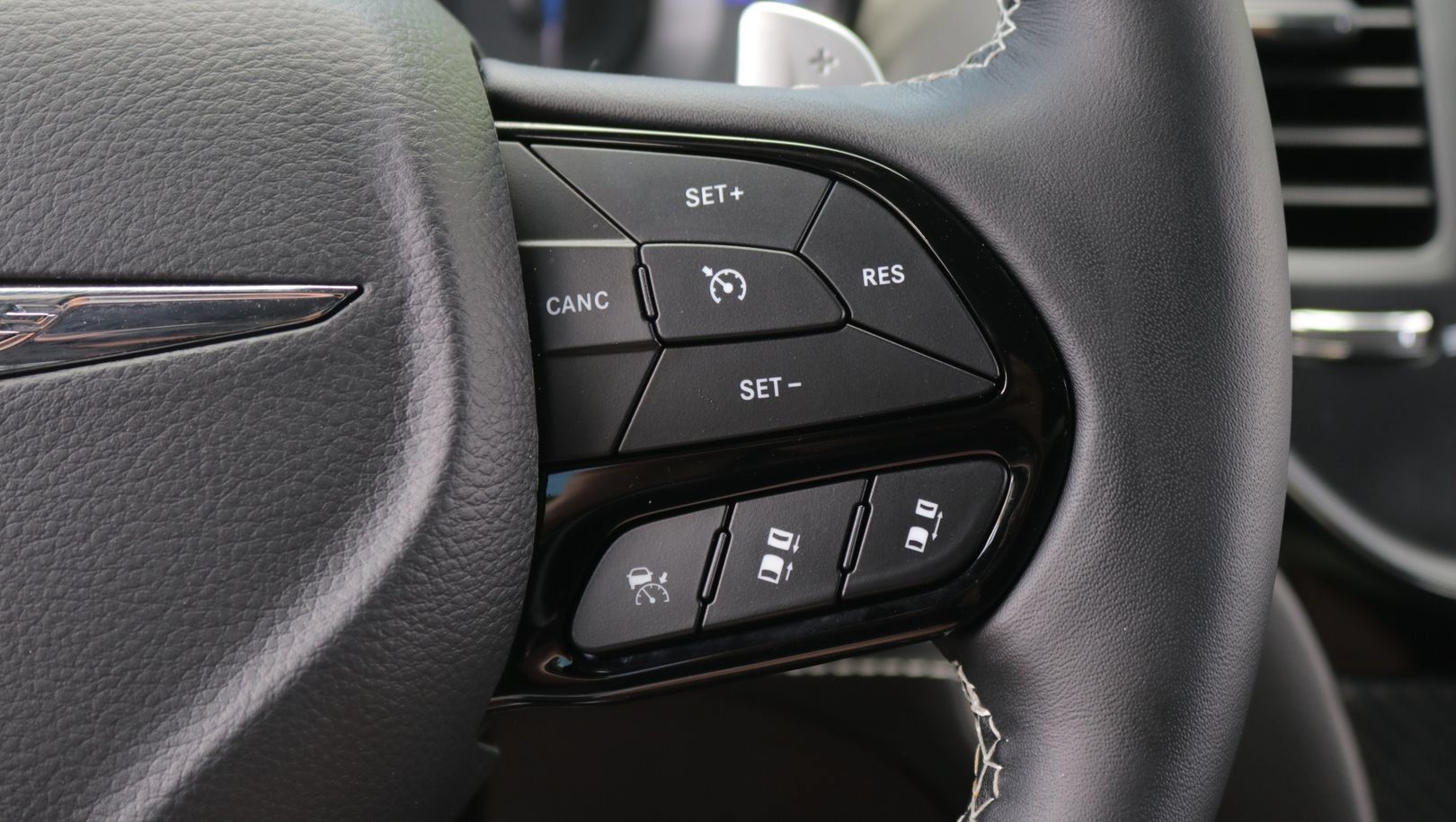 Used 2023 Chrysler 300 C RWD image 19