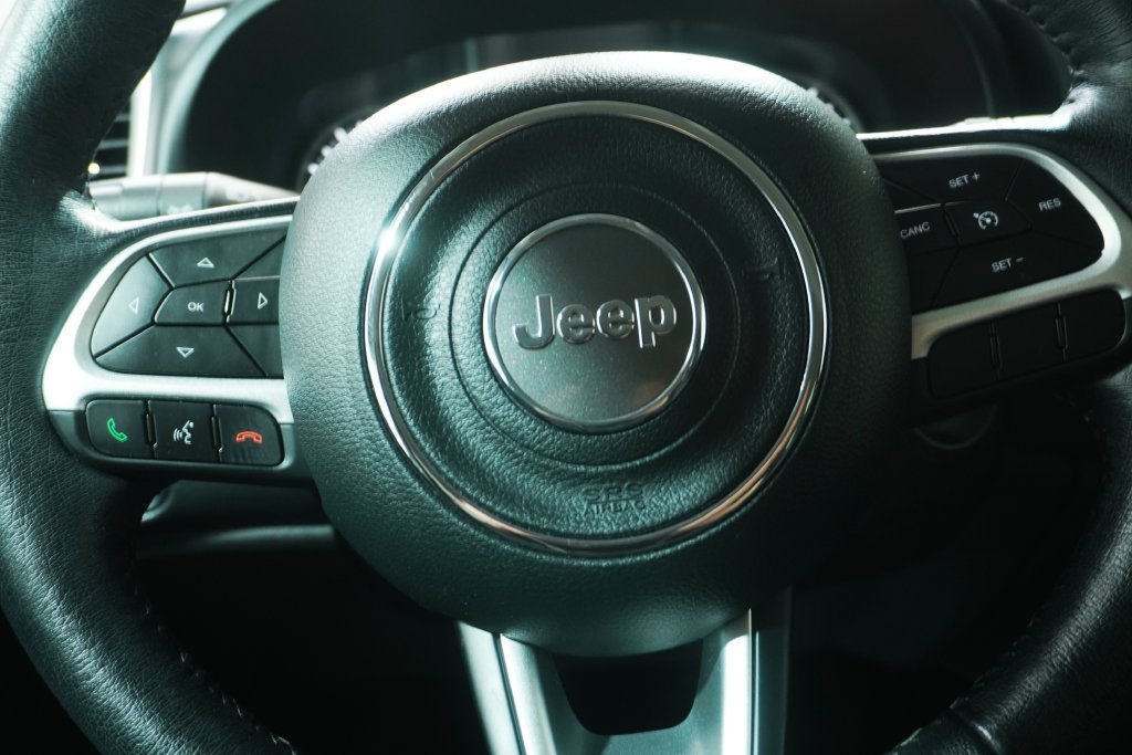 Used 2021 Jeep Renegade Latitude w/ Convenience Group AWD/4WD image 16