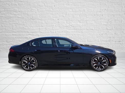 Used 2025 BMW i5 xDrive40 w/ Executive Package image 7