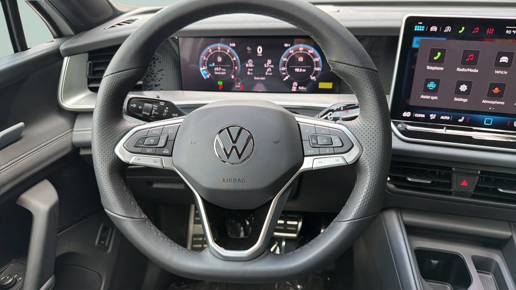 New 2026 Volkswagen Tiguan SE R-Line FWD image 12