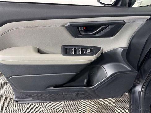 Certified 2025 Subaru Forester Premium image 16