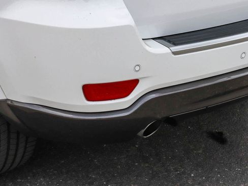 Used 2018 Jeep Grand Cherokee Limited RWD image 8
