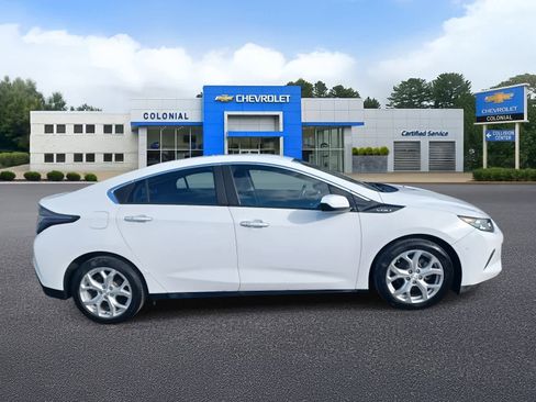 Used 2017 Chevrolet Volt Premier w/ Driver Confidence II Package image 3
