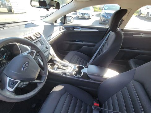 Used 2014 Ford Fusion SE image 16