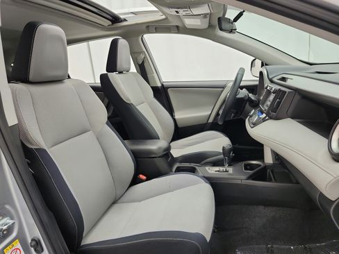 Used 2016 Toyota RAV4 XLE FWD image 19