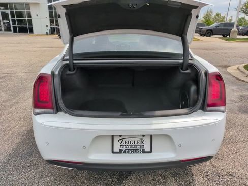 Used 2021 Chrysler 300 Touring L w/ Popular Equipment Group AWD/4WD image 9