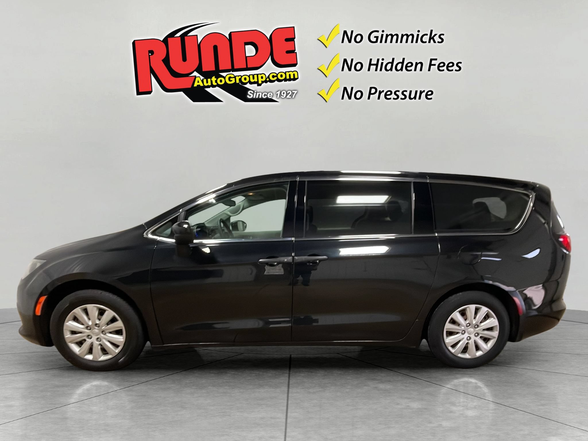 Used 2021 Chrysler Voyager L FWD image 5