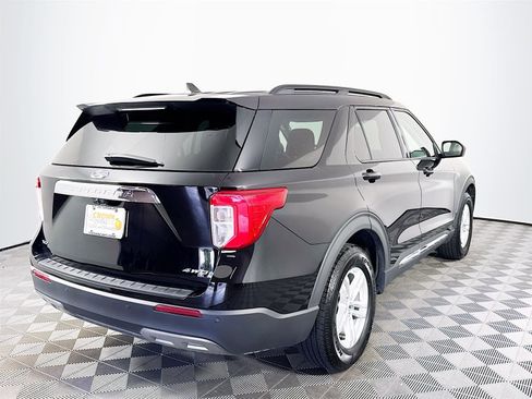 Used 2022 Ford Explorer XLT w/ Equipment Group 202A image 7
