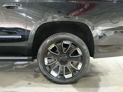 Used 2019 GMC Yukon XL Denali w/ Denali Ultimate Package AWD/4WD image 7