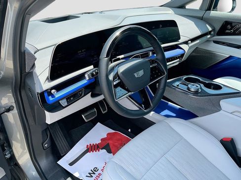 New 2025 Cadillac Optiq Sport 2 w/ LPO, Floor Liner Package AWD/4WD image 16
