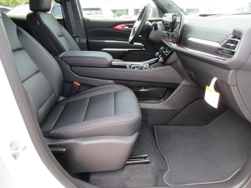 New 2026 Chevrolet Traverse Z71 w/ Enhanced Driving Package AWD/4WD image 10