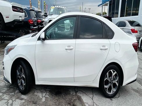 Used 2021 Kia Forte LXS FWD image 2
