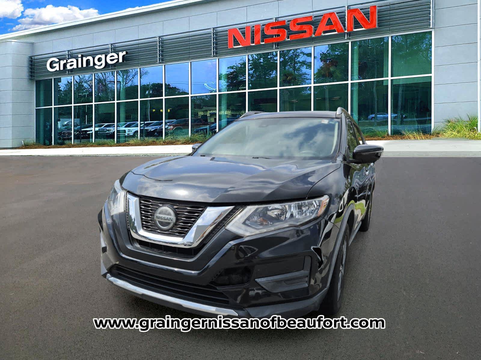 Used 2019 Nissan Rogue SV w/ Premium Package FWD image 2