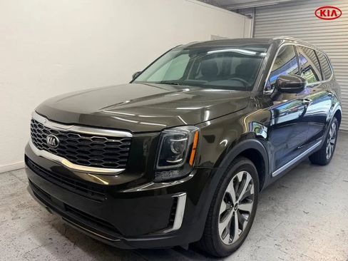 Used 2022 Kia Telluride S AWD/4WD image 3