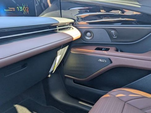 New 2026 Lincoln Nautilus Reserve w/ Jet Appearance Package image 15