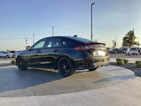 Used 2023 Honda Civic Sport image 8