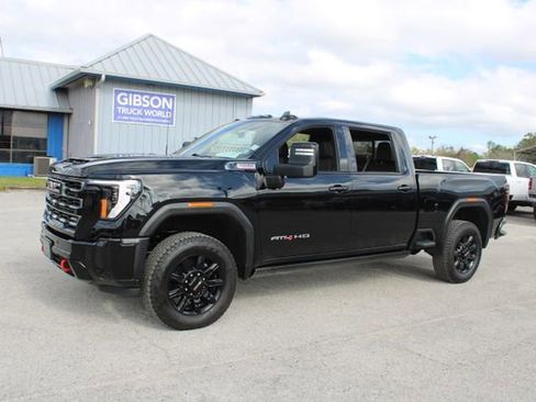 Used 2025 GMC Sierra 2500 AT4 image 5
