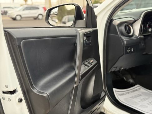 Used 2016 Toyota RAV4 XLE image 16