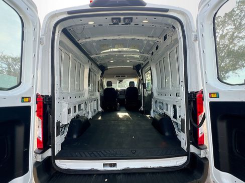 Used 2020 Ford Transit 250 Medium Roof w/ Load Area Protection Package image 33