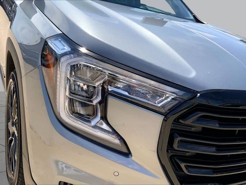 Used 2023 GMC Terrain SLT w/ Infotainment Package II FWD image 26