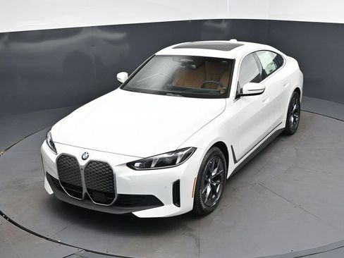 New 2026 BMW i4 eDrive40 w/ Premium Package RWD image 30