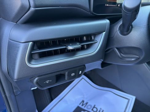 New 2025 Kia K4 LXS image 32