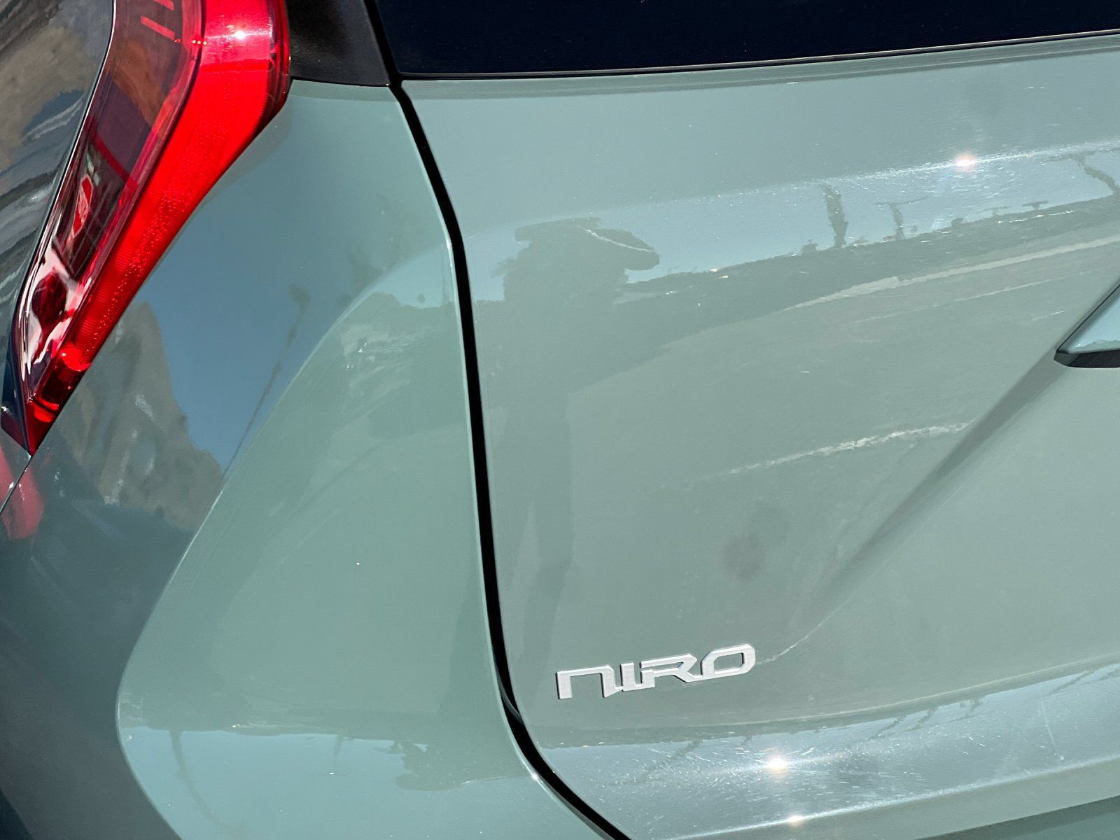 Certified 2023 Kia Niro Wind FWD image 26