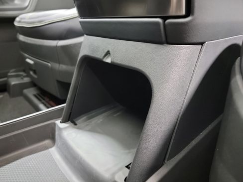 Used 2024 Rivian R1S Adventure image 31