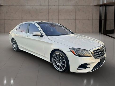 Used 2020 Mercedes-Benz S 560 Sedan w/ AMG Line Exterior image 9