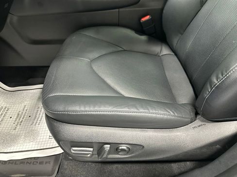 Used 2025 Toyota Grand Highlander AWD image 13