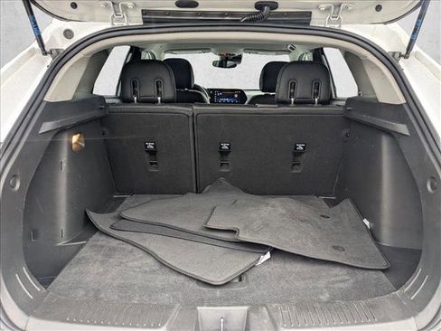 Used 2025 Chevrolet Trax LT w/ LT Convenience Package image 6