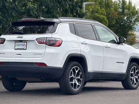 Used 2025 Jeep Compass Limited AWD/4WD image 2