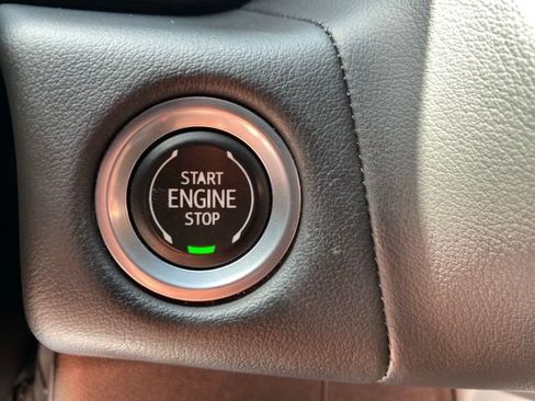 Used 2022 Chevrolet Tahoe LT w/ Luxury Package AWD/4WD image 22