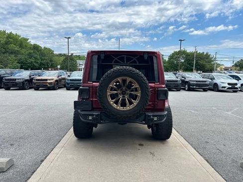 Used 2021 Jeep Wrangler Unlimited Sahara AWD/4WD image 6