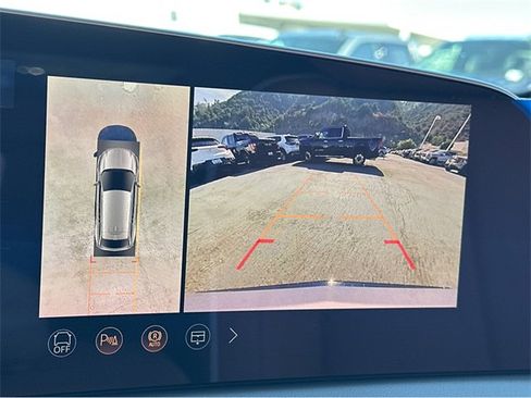 New 2026 Cadillac Optiq Luxury 2 image 26