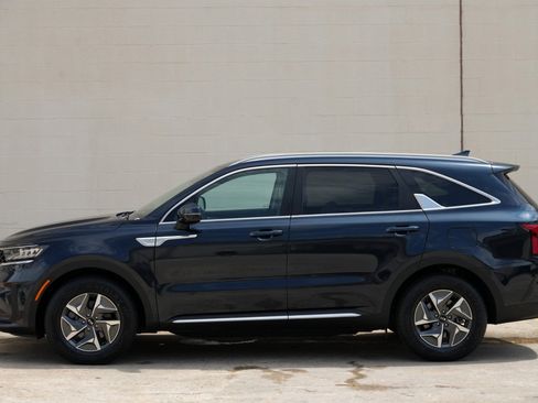 Used 2021 Kia Sorento S FWD image 48