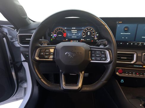 Used 2025 Ford Mustang GT Premium image 13