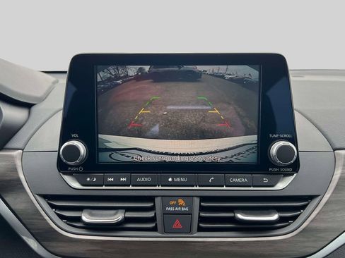 Used 2025 Nissan Altima 2.5 SV FWD image 30