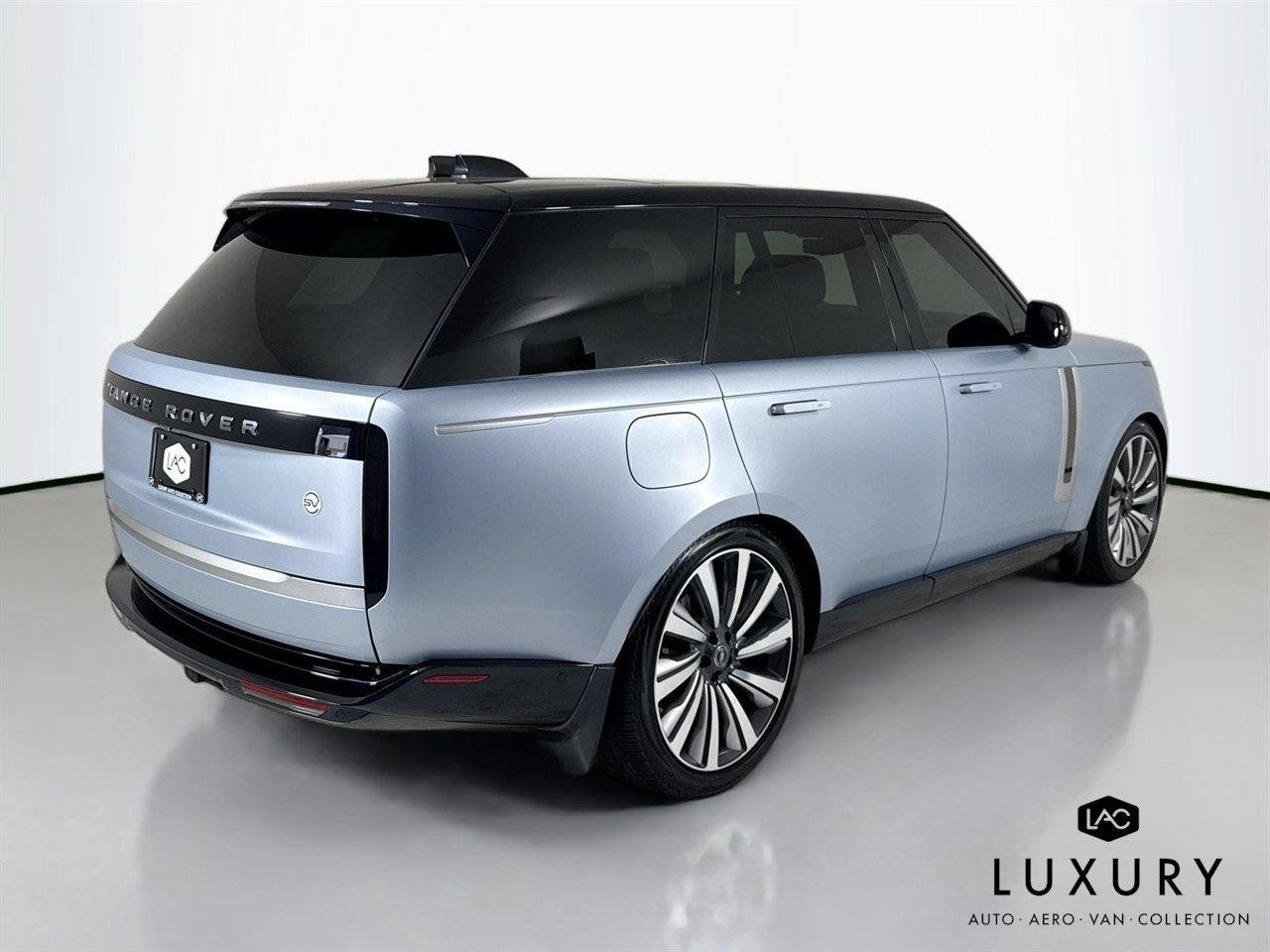 Used 2023 Land Rover Range Rover SV AWD/4WD image 5